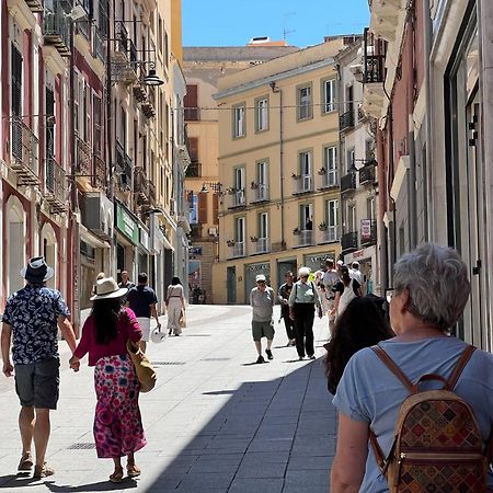 Apartment In The City Centre - Free Parking Cagliari Exterior foto